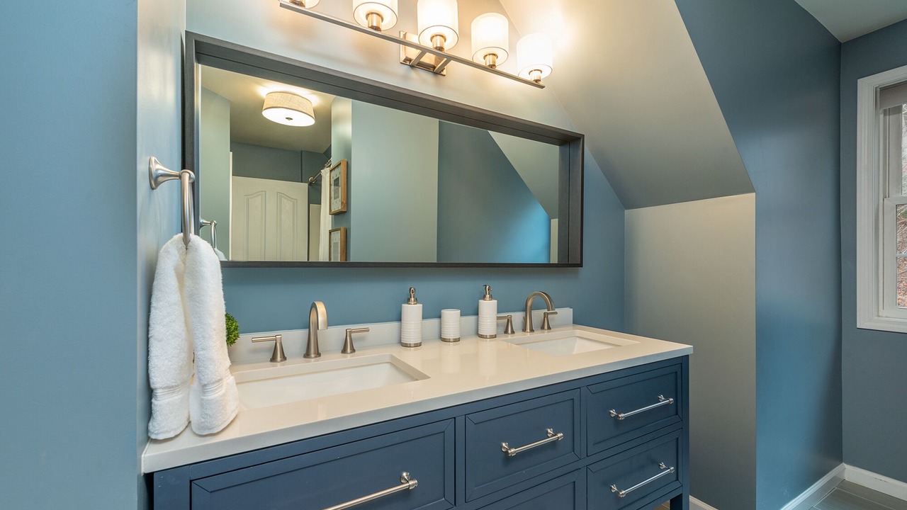 Photo of Bathroom in Royal Pines