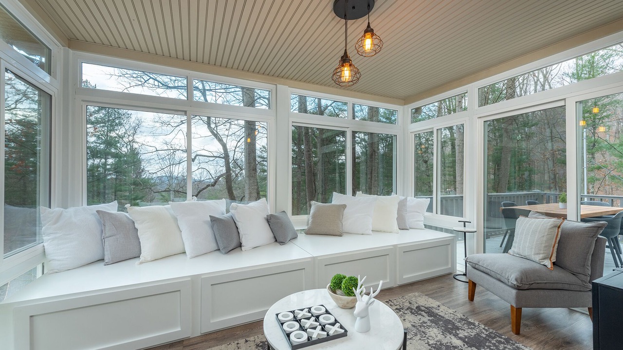Photo of Livingroom in Royal Pines