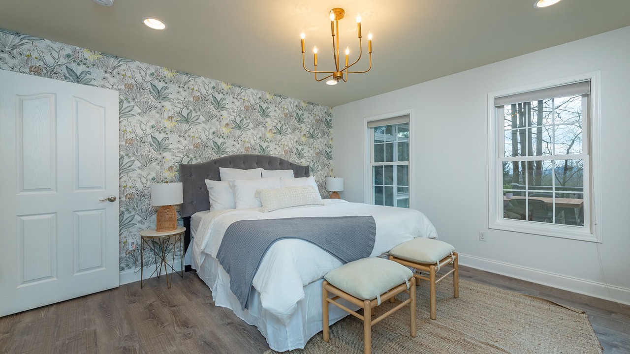 Photo of Bedroom in Royal Pines