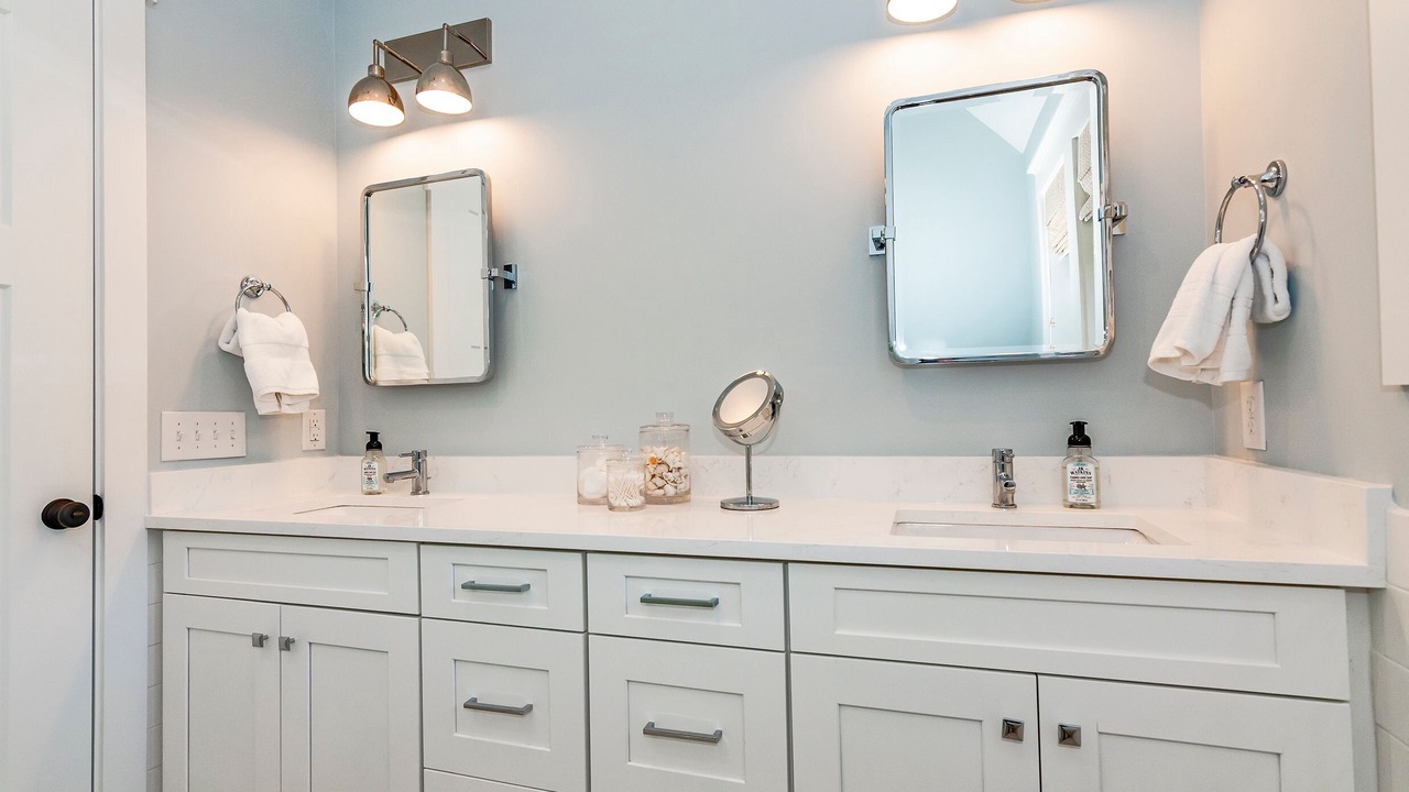 Photo of Bathroom in Cape Fear Station