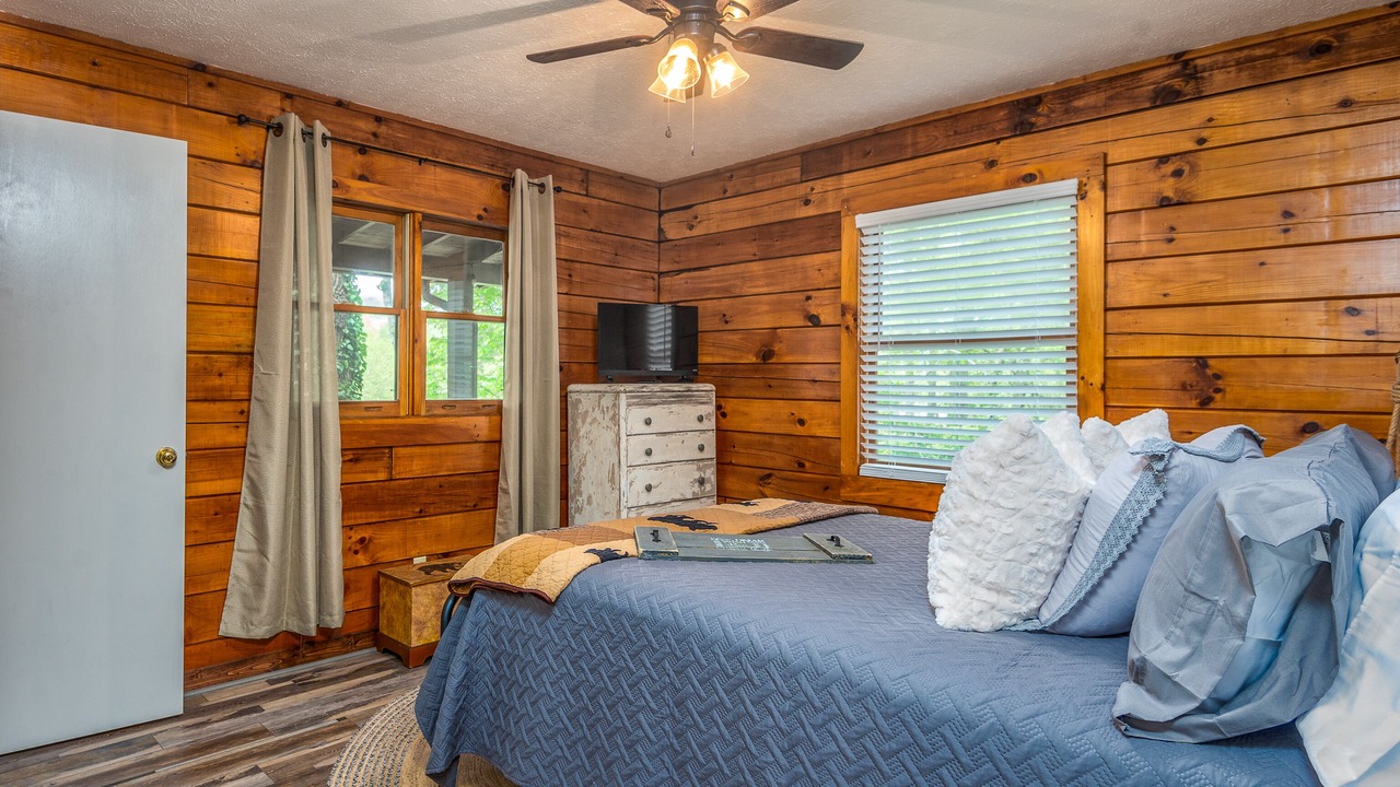 Photo of Bedroom in Waynesville