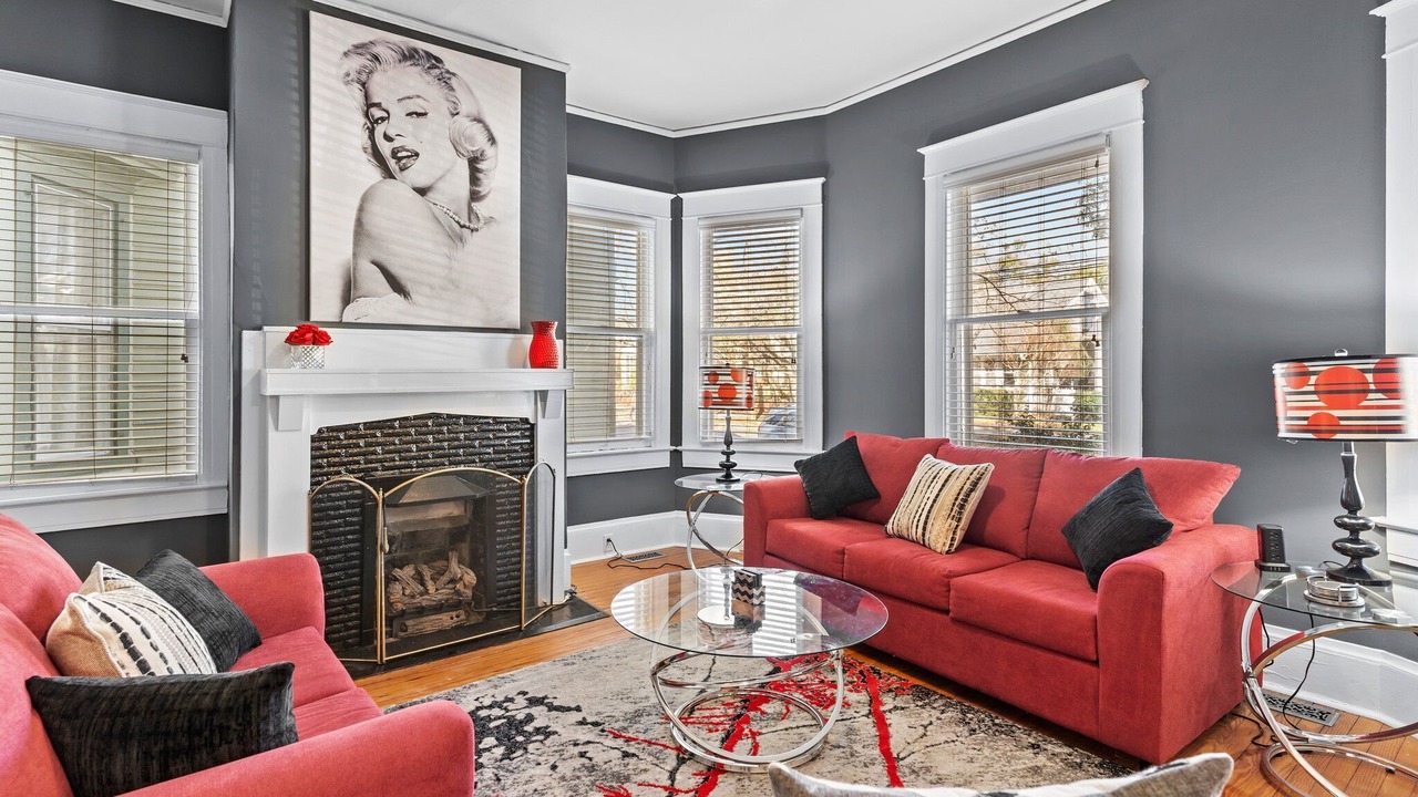 Photo of Livingroom in Wilmington Historic District