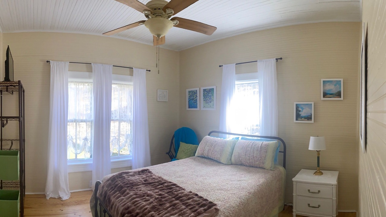 Photo of Bedroom in Sylva
