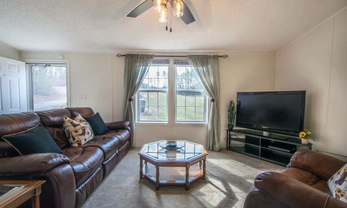 Photo of Bedroom in Hendersonville
