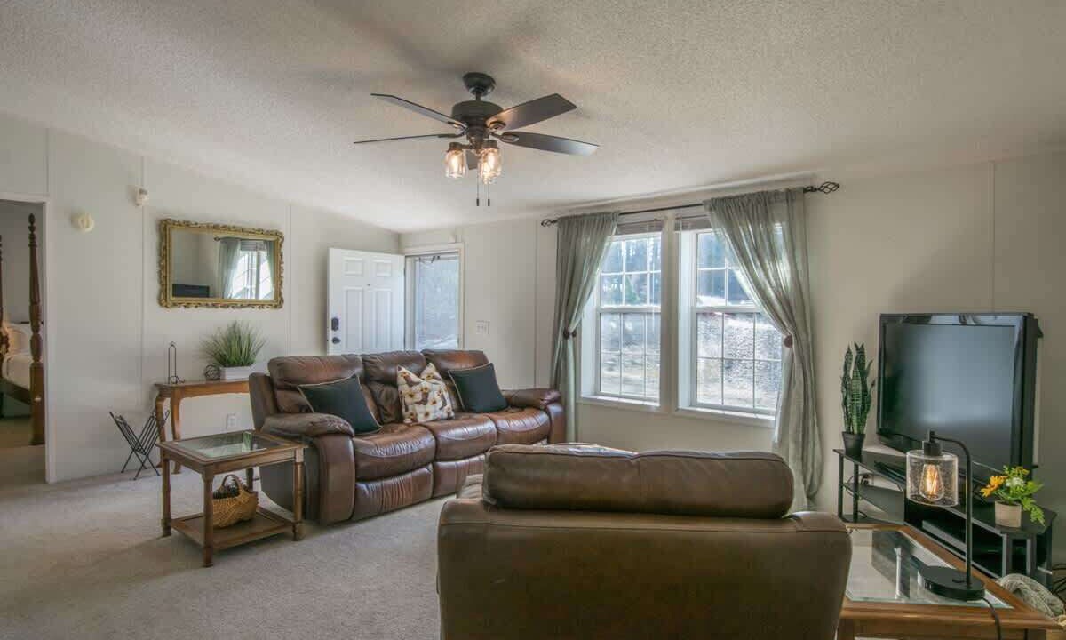 Photo of Bedroom in Hendersonville