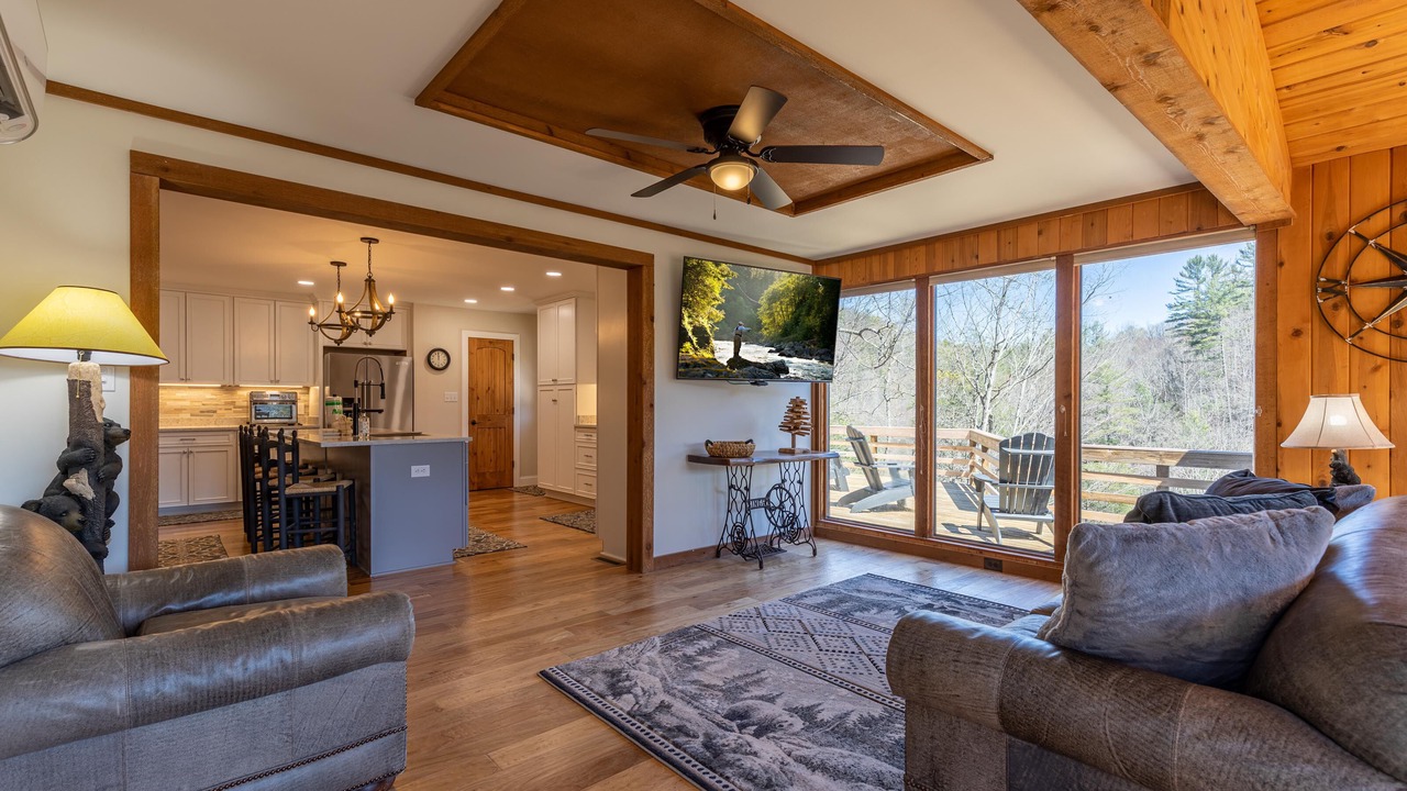 Photo of Livingroom in Sugar Grove