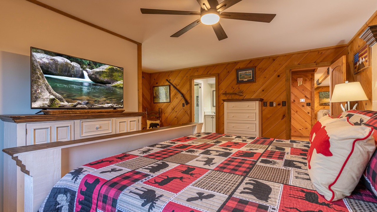 Photo of Bedroom in Sugar Grove
