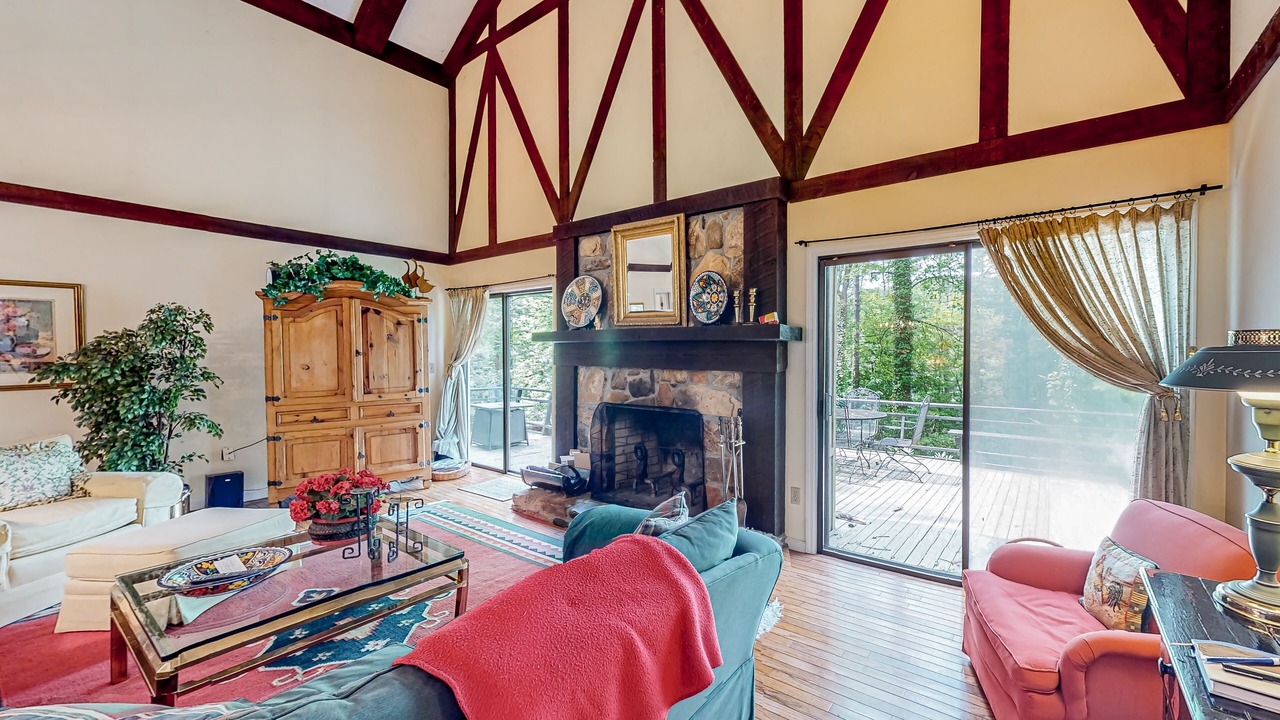 Photo of Livingroom in Lake Sequoyah