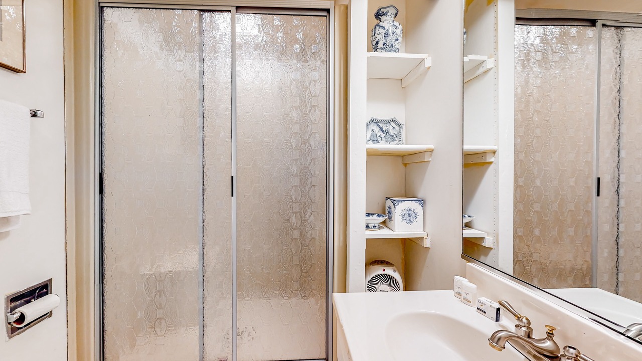 Photo of Bathroom in Lake Sequoyah