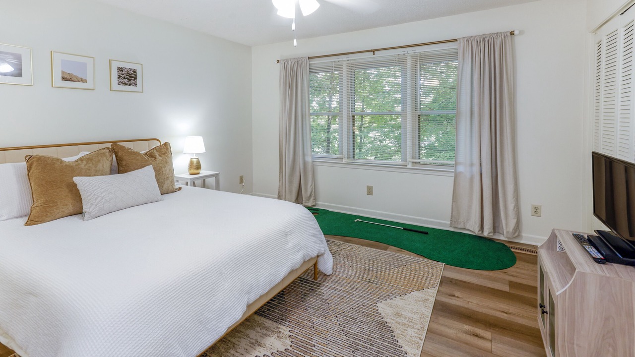 Photo of Bedroom in Lake Lure