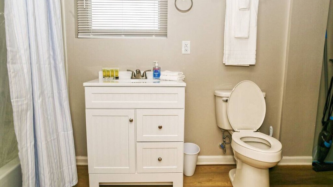 Photo of Bathroom in Maiden
