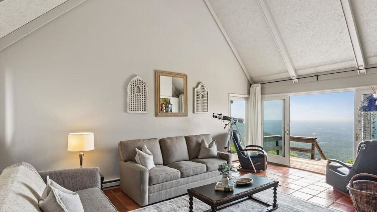 Photo of Livingroom in Piper Gap