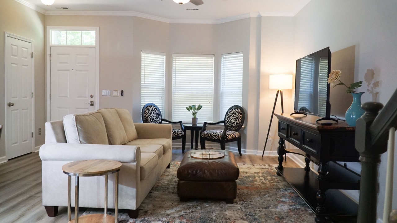 Photo of Livingroom in North Raleigh