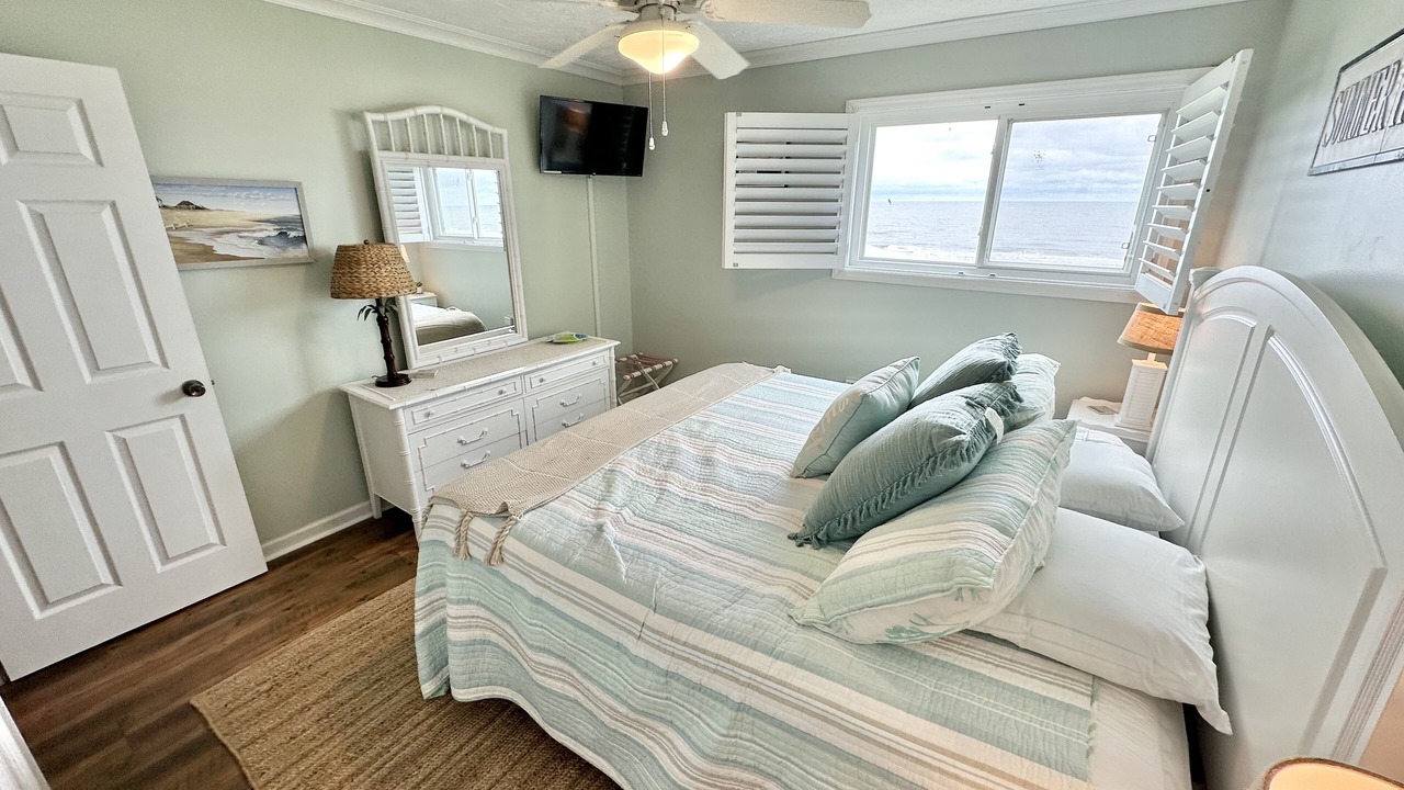 Photo of Bedroom in Caswell Beach