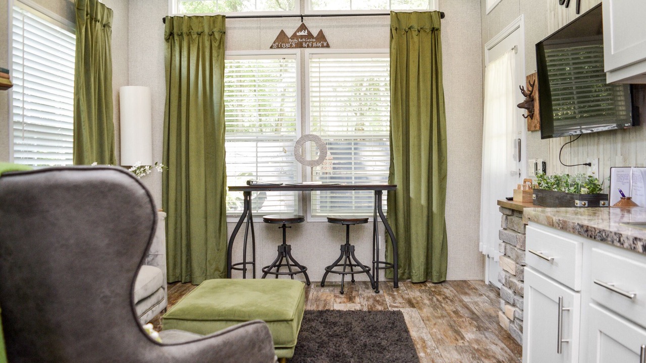 Photo of Livingroom in Murphy