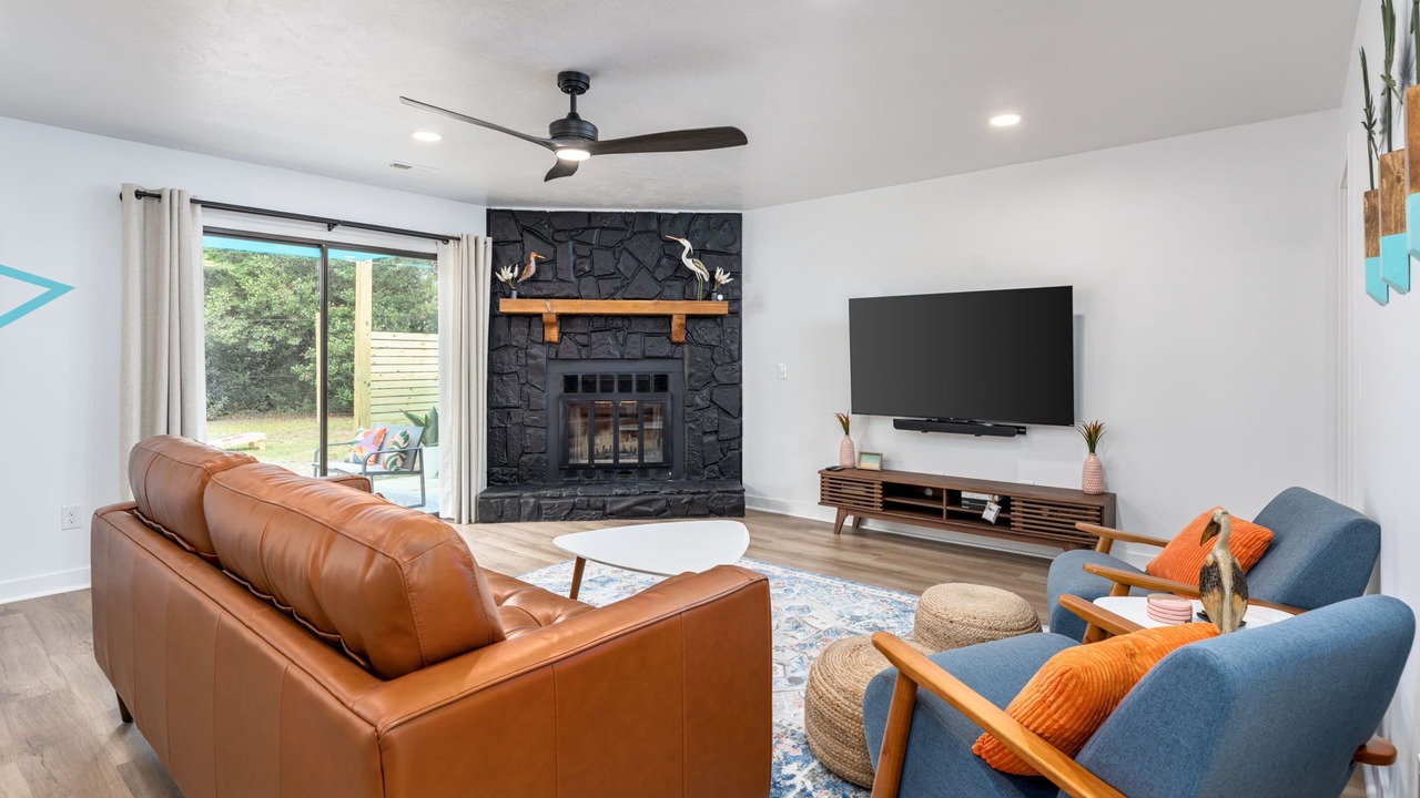 Photo of Livingroom in Eagles Nest