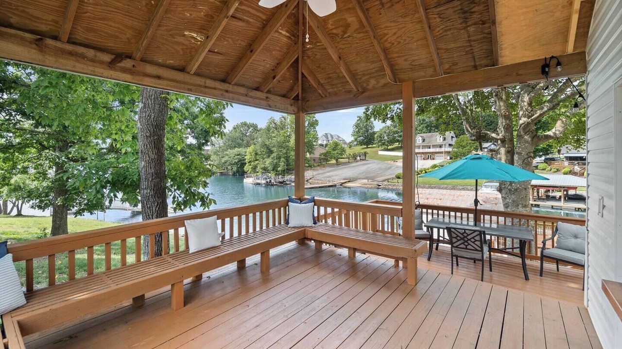 Photo of Patio Balcony in Taylorsville