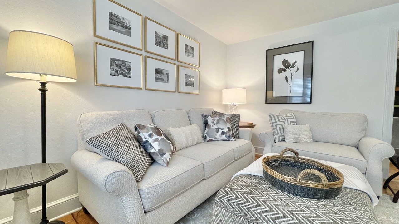 Photo of Livingroom in Long View