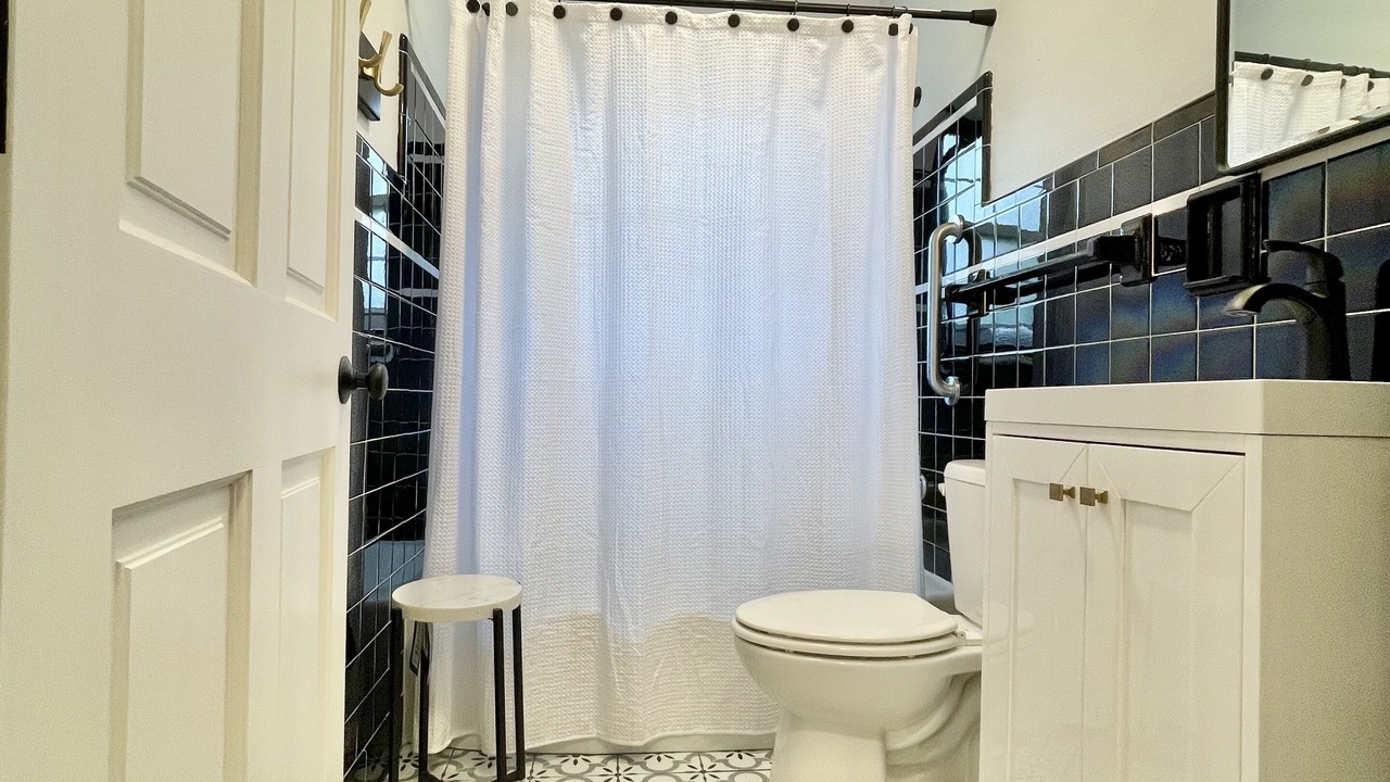 Photo of Bathroom in Long View