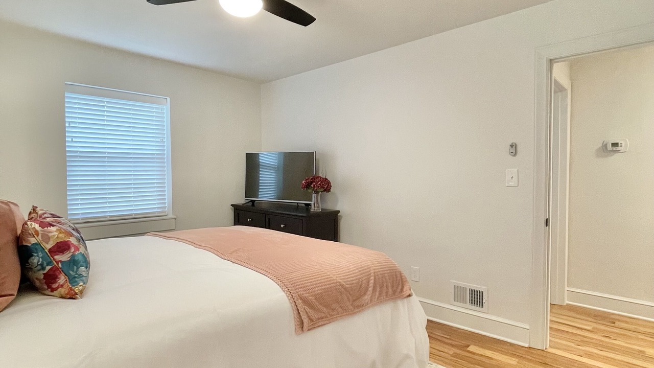 Photo of Bedroom in Long View