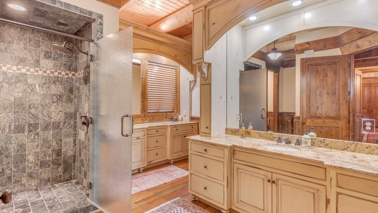 Photo of Bathroom in Highlands