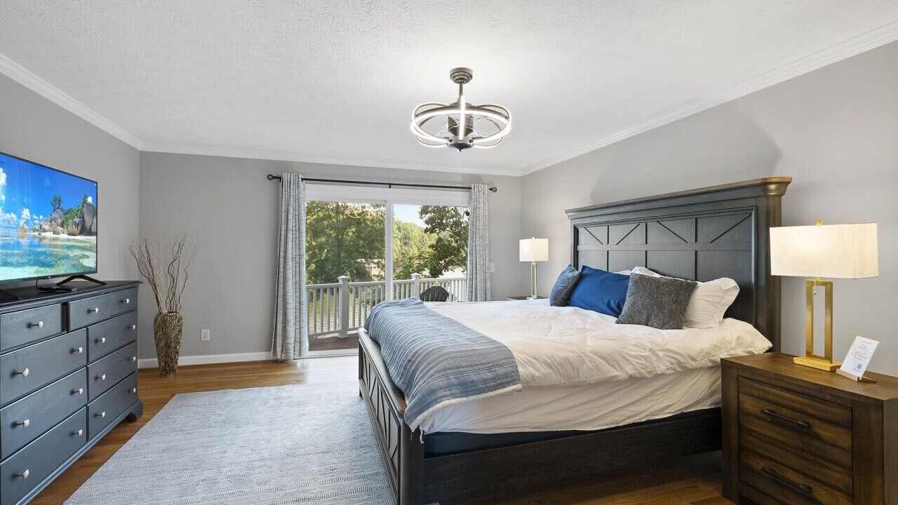 Photo of Bedroom in Leasburg