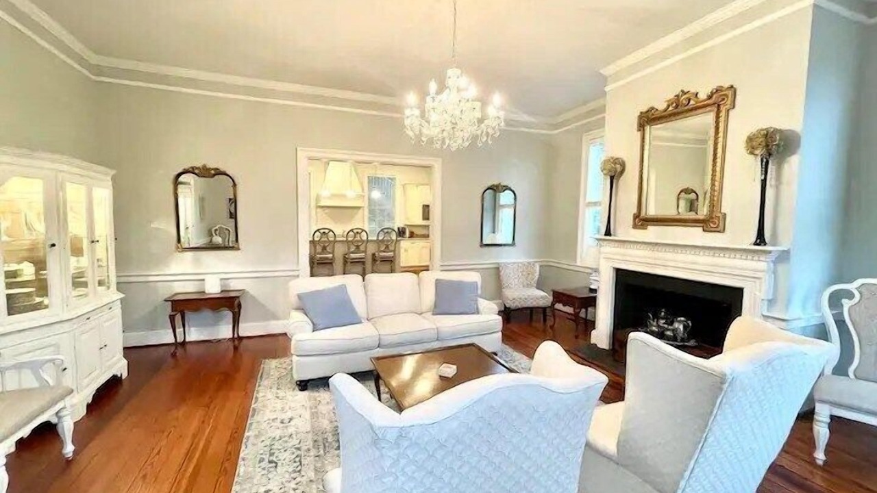 Photo of Livingroom in Wilmington Historic District