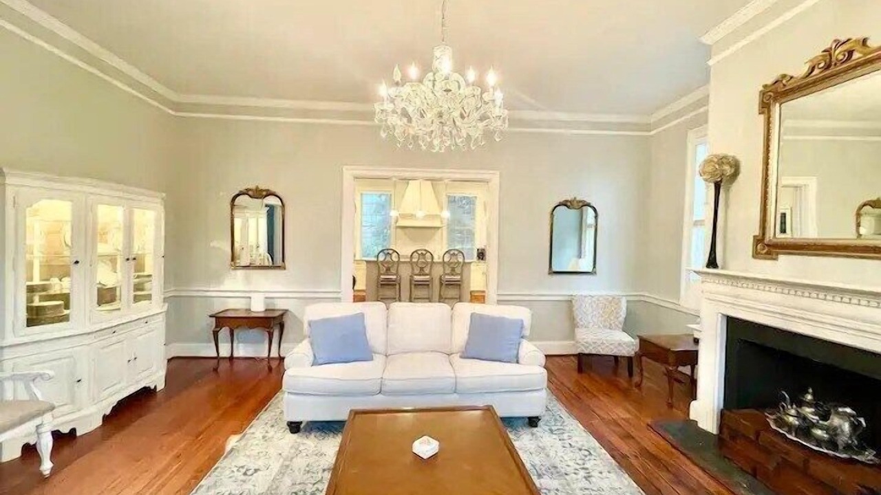 Photo of Livingroom in Wilmington Historic District