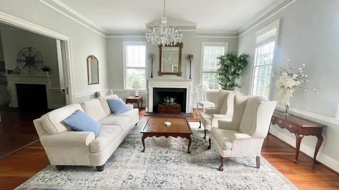 Photo of Livingroom in Wilmington Historic District