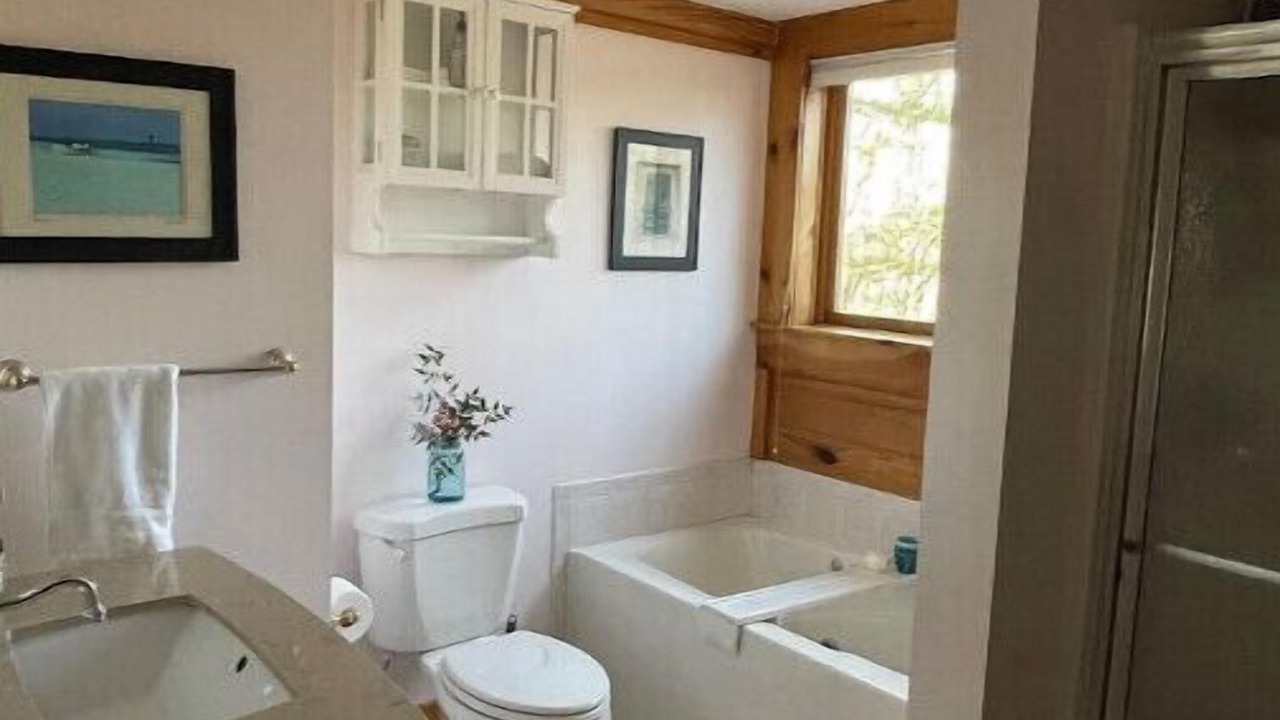 Photo of Bathroom in Saluda