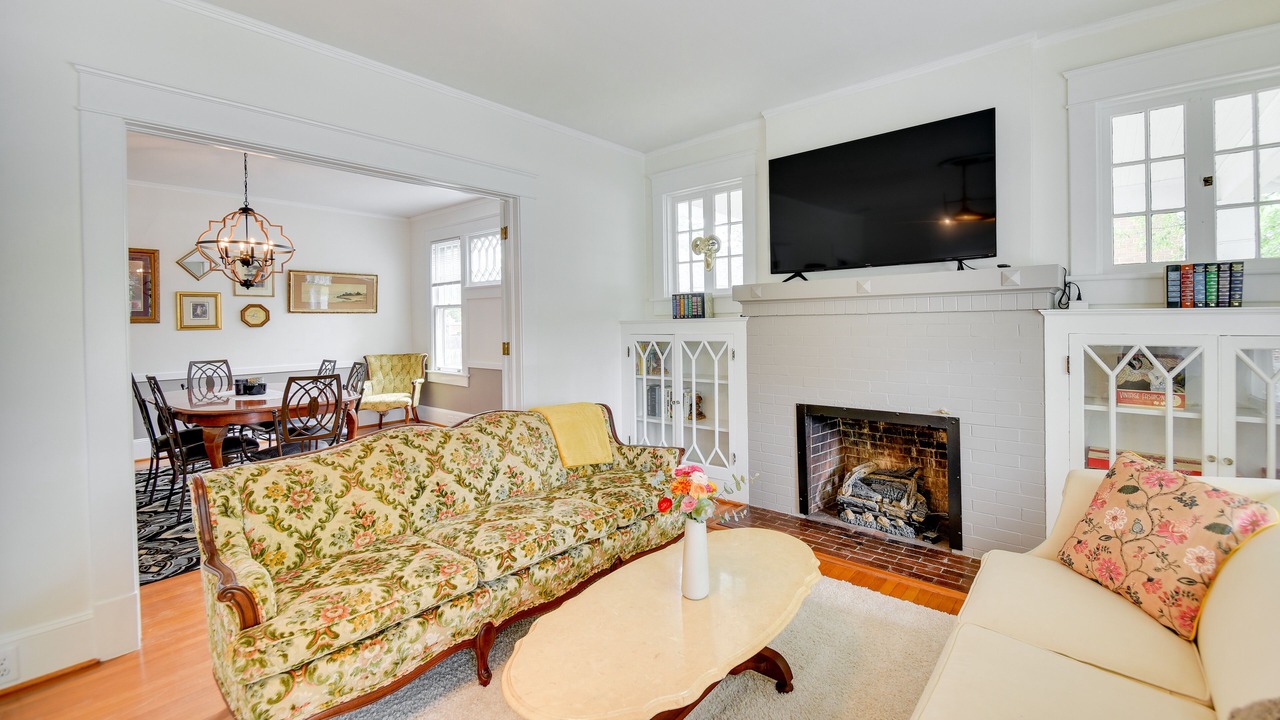 Photo of Livingroom in Elizabeth City