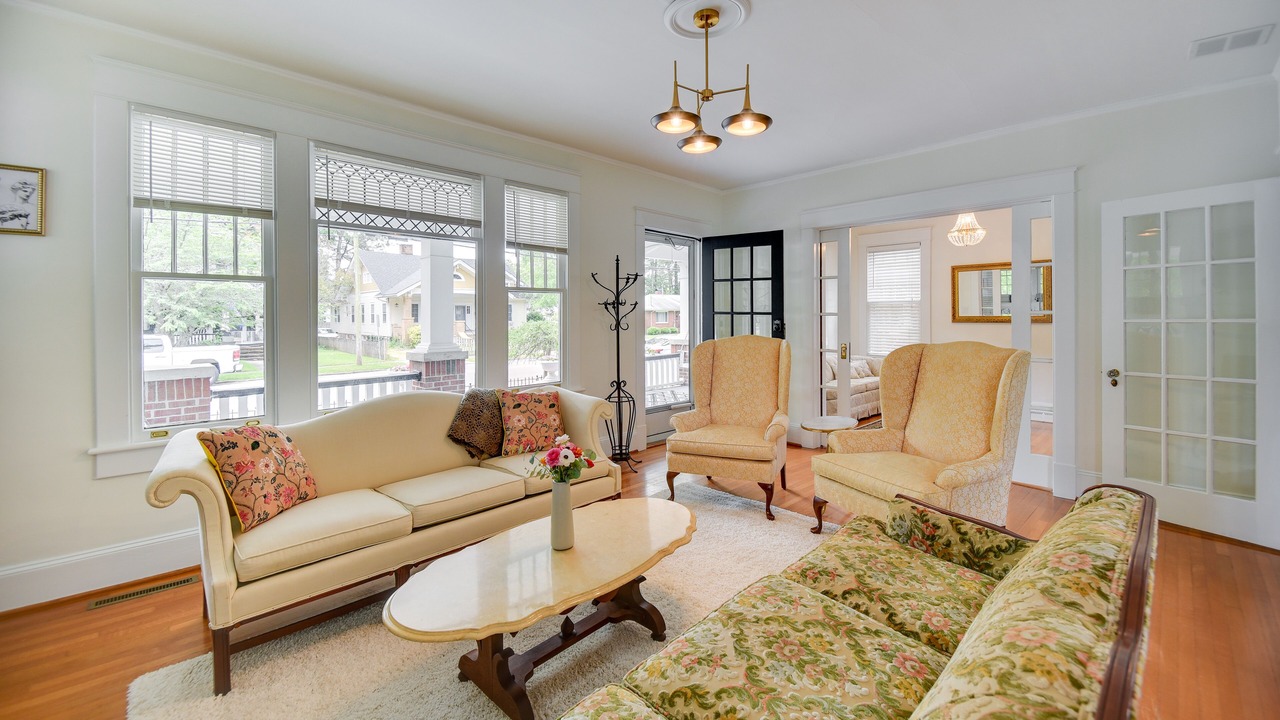 Photo of Livingroom in Elizabeth City