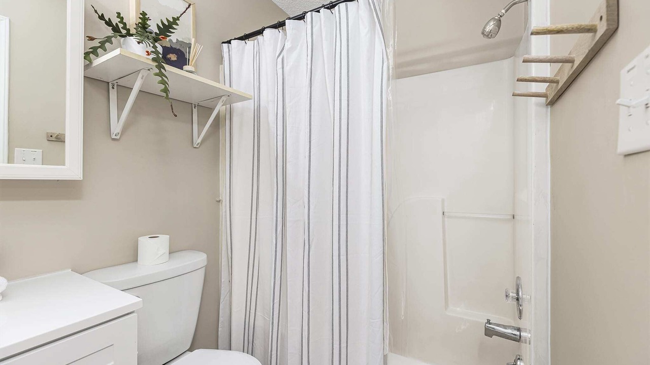 Photo of Bathroom in Belmont Historic District