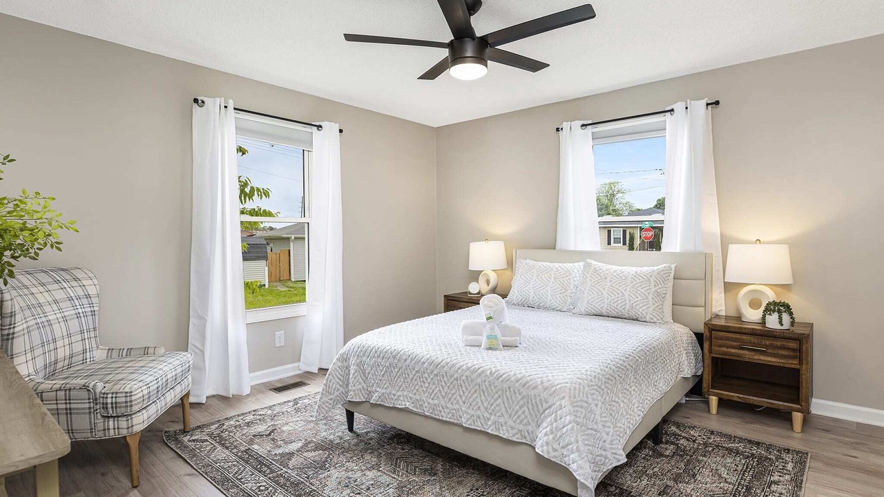 Photo of Bedroom in Belmont Historic District