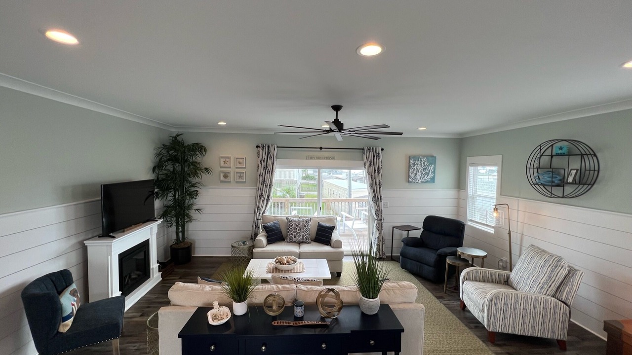 Photo of Livingroom in Atlantic Beach