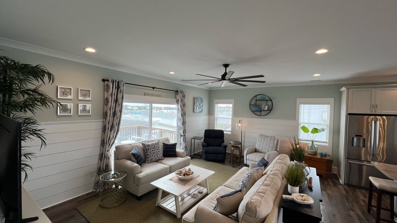 Photo of Livingroom in Atlantic Beach