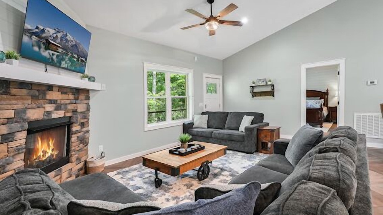 Photo of Livingroom in Bent Creek