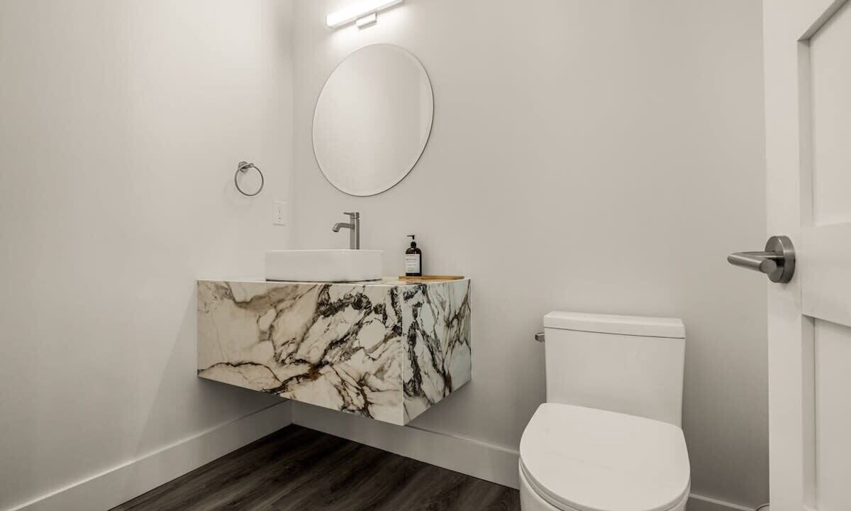 Photo of Bathroom in Whalehead Beach