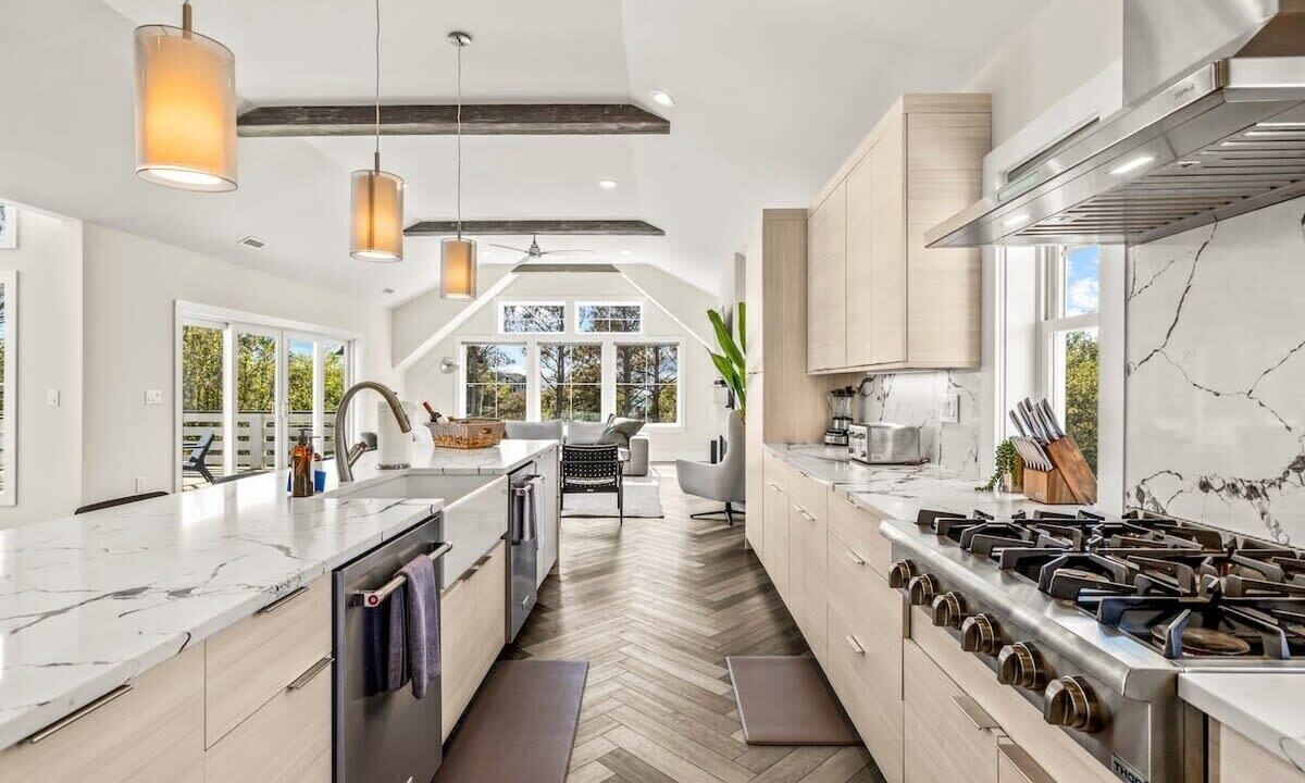 Photo of Kitchen in Whalehead Beach