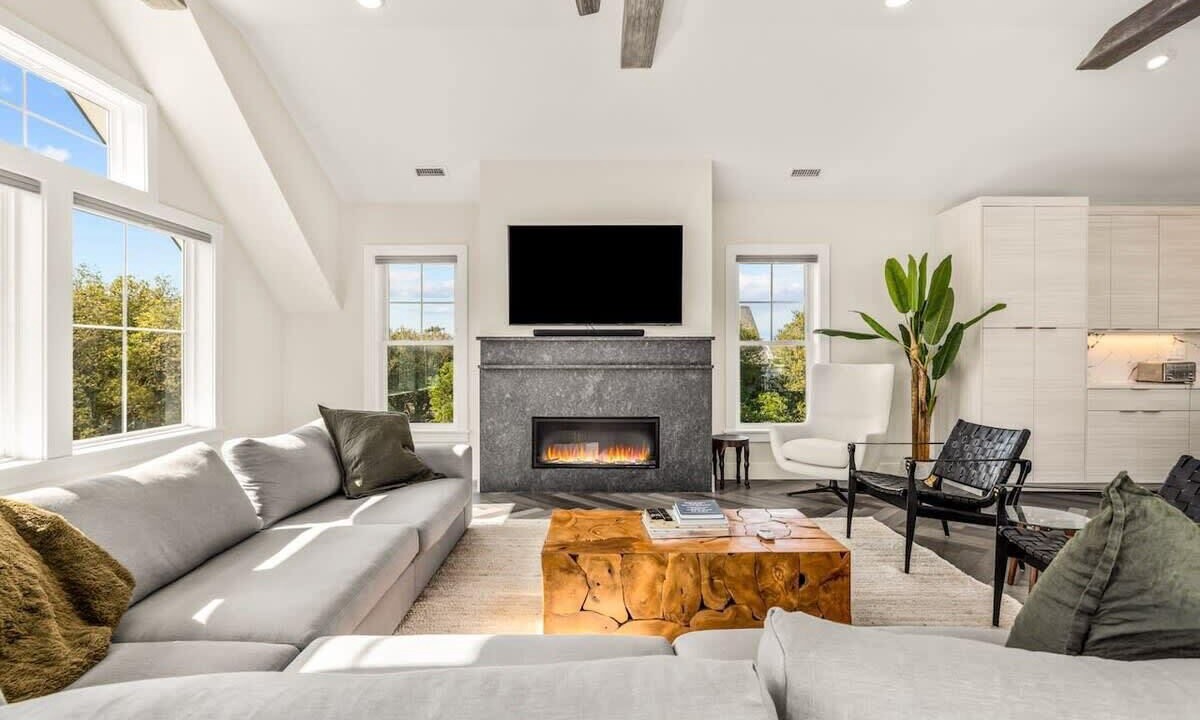 Photo of Livingroom in Whalehead Beach