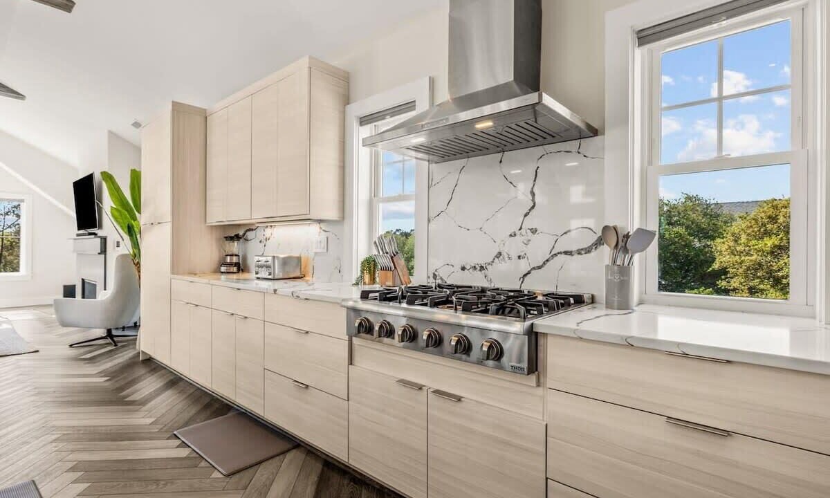 Photo of Kitchen in Whalehead Beach
