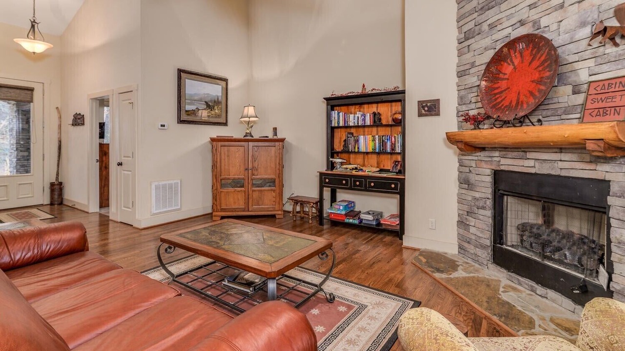 Photo of Livingroom in Bear Lake Reserve