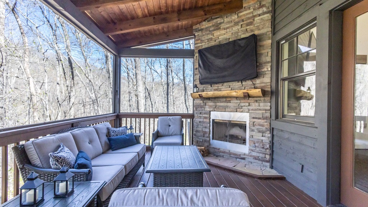 Photo of Livingroom in Bear Lake Reserve