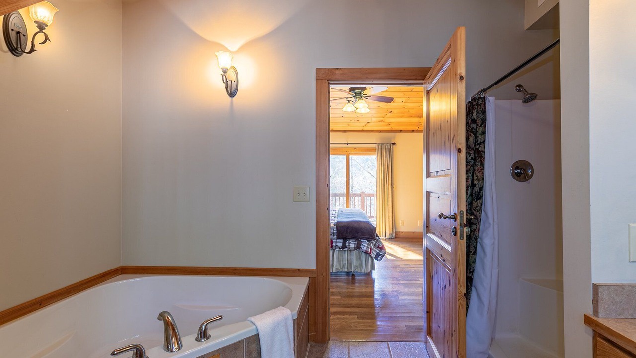 Photo of Bathroom in Hidden Lake