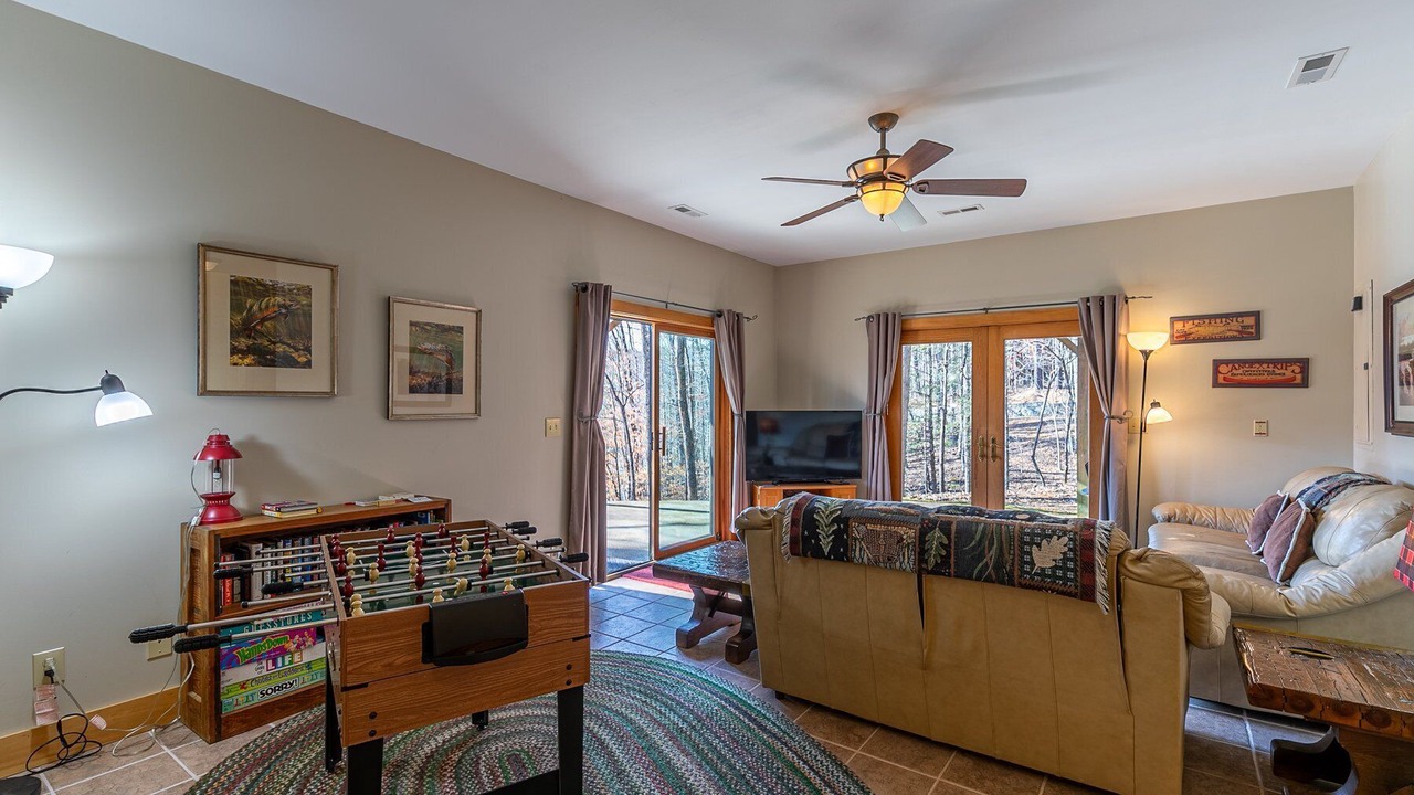 Photo of Livingroom in Hidden Lake