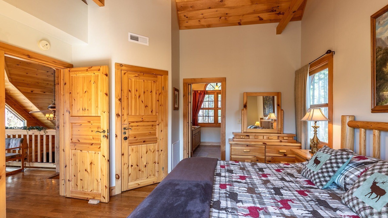 Photo of Bedroom in Hidden Lake