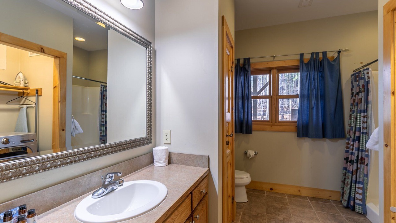 Photo of Bathroom in Hidden Lake
