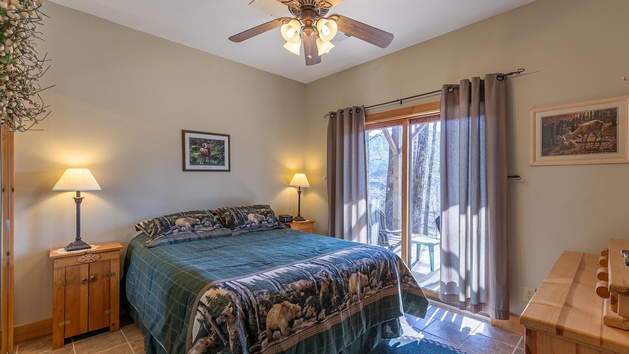 Photo of Bedroom in Hidden Lake