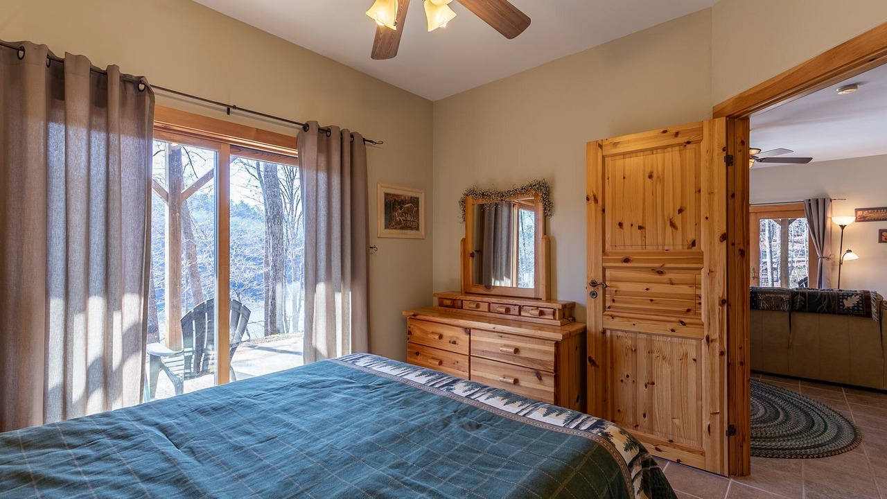 Photo of Bedroom in Hidden Lake