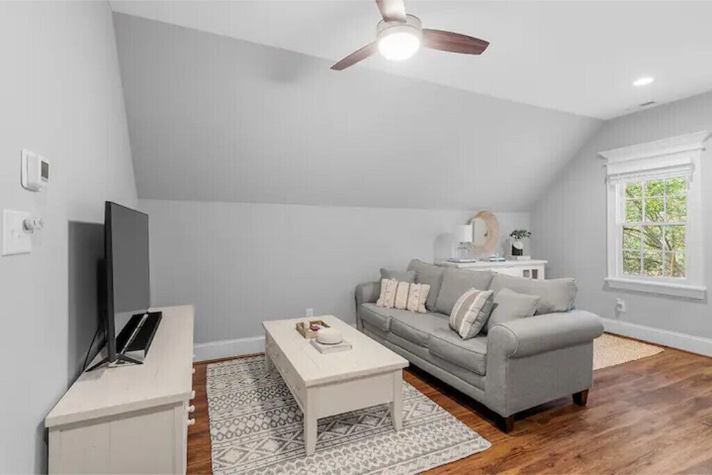 Photo of Livingroom in North Raleigh